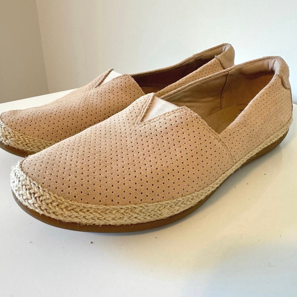 Clarks Women's Danelly Sky Loafer Flat woman’s size 6.5 beige/cream